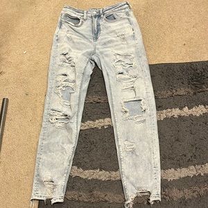 american eagle ripped light wash jeans